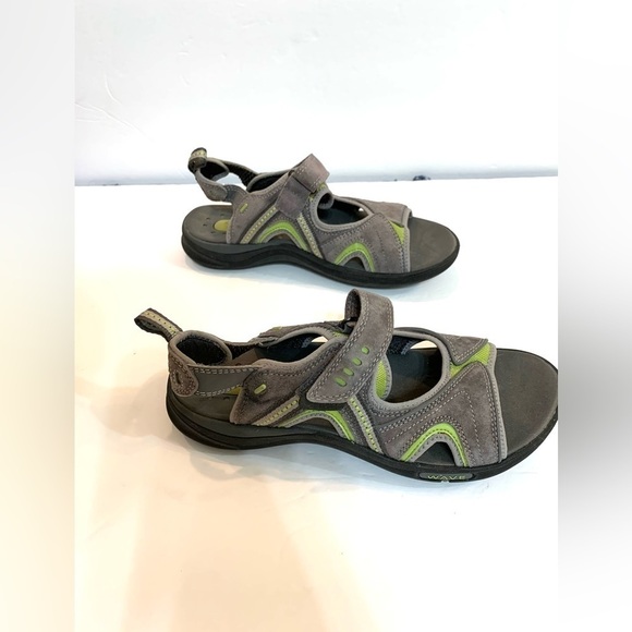Women’s Clark’s Grey and Green Wave Sandal Leather Sz 7 - Picture 2 of 6